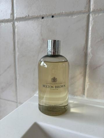 Molton Brown bath & douchegel beschikbaar voor biedingen