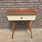 Vintage jaren 50-60 halkastje/ bijzetkastje/ sidetable., Huis en Inrichting, Tafels | Sidetables, Ophalen, 50 tot 100 cm, Vintage