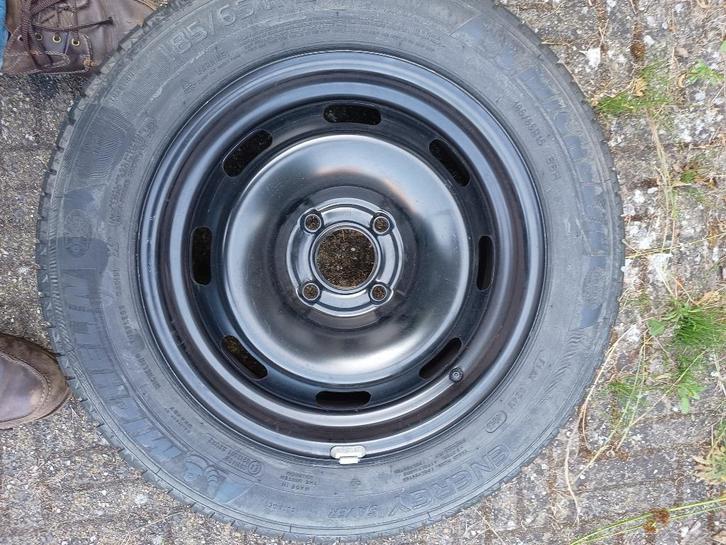4 of 5 stalen velgen maat 6Jx15 Steek 4x108 (oa Citroen C3), Auto-onderdelen, Banden en Velgen, Velg(en), Winterbanden, 15 inch