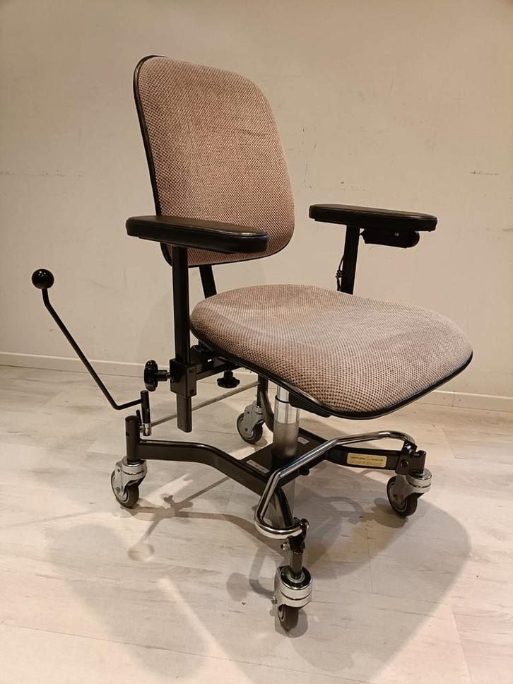 EuroFlex electrische trippelstoel + Garantie + Servicebeurt., Diversen, Verpleegmiddelen, Gebruikt, Ophalen of Verzenden