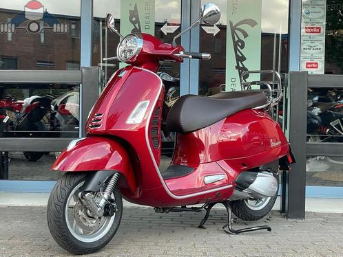 Vespa Gts 300 Touring Rood 3-2020 3445km 1e eig., Motoren, Motoren | Overige merken, Bedrijf, Scooter, 12 t/m 35 kW