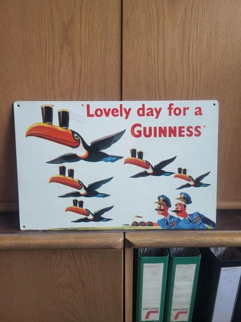 GUINNESS BEER - 109 - GUINNESS VLIEGT HET BIER IN VOOR:, Verzamelen, Biermerken, Nieuw, Reclamebord, Plaat of Schild, Overige merken