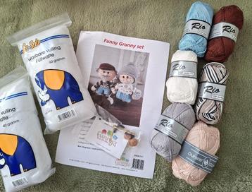 Nieuw- haakpakket Funny Granny set beschikbaar voor biedingen