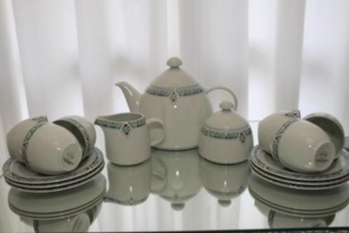 Compleet Arzberg Merison theeservies met gebakborden, Huis en Inrichting, Keuken | Servies, Nieuw, Kop(pen) en/of Schotel(s), Wedgwood