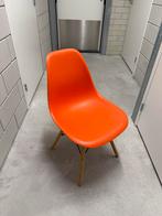 2 Oranje Eetkamerstoelen, Huis en Inrichting, Stoelen, Ophalen, Kunststof, Gebruikt, Twee