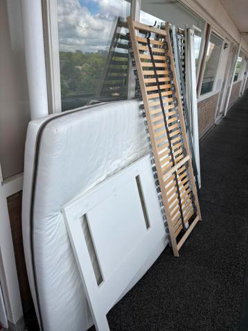 Ikea songesand bedframe 140 * 200 - afbeelding 3