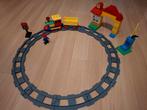 Duplo rondje rails, trein, wagon, station, machinist, sein, Ophalen of Verzenden, Zo goed als nieuw, Duplo