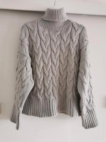 H&M kabeltrui met col mt. S/M  beschikbaar voor biedingen