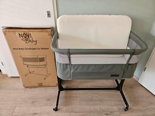 Nieuwe Novi Baby co-sleeper incl. airflow matrasje, Kinderen en Baby's, Babywiegjes en Ledikanten, Nieuw, Wieg, Ophalen