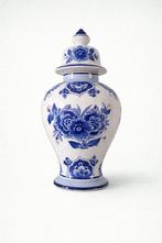 Vintage Delfts blauwe dekselvaas met bloemdecor - 30 cm hoog, Nvt, vintage, Blauw, Aardewerk of Porselein, Ophalen of Verzenden