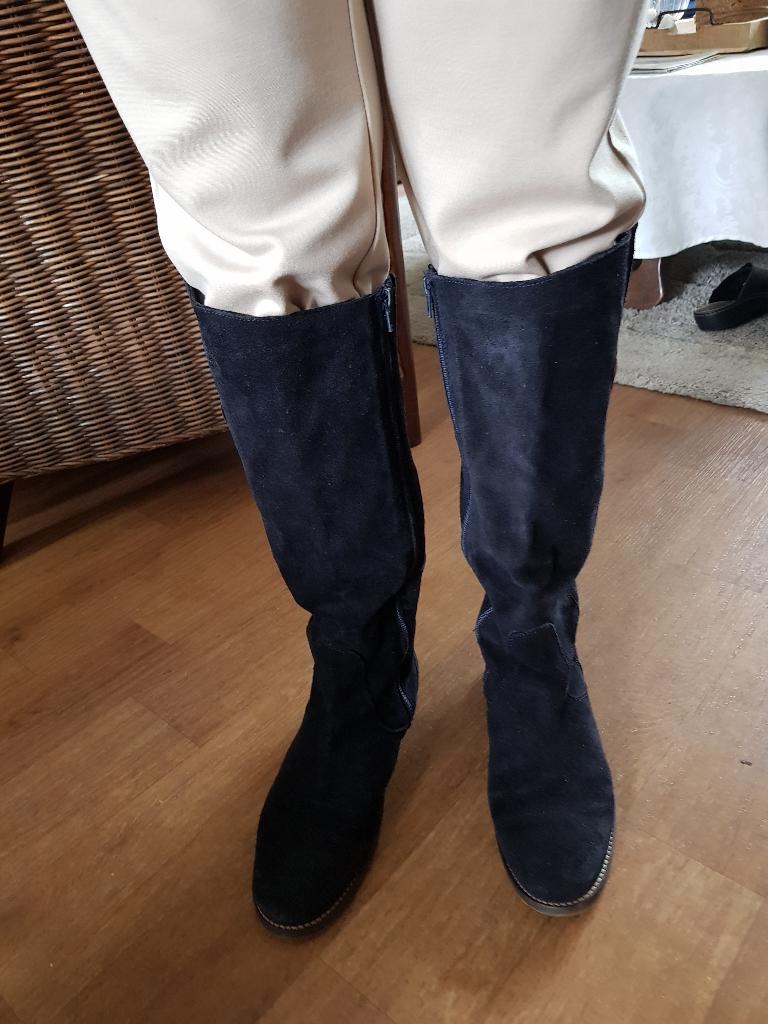 Hoge (Suede) laarzen., Kleding | Dames, Schoenen, Hoge laarzen, Blauw, Ophalen of Verzenden, Zo goed als nieuw