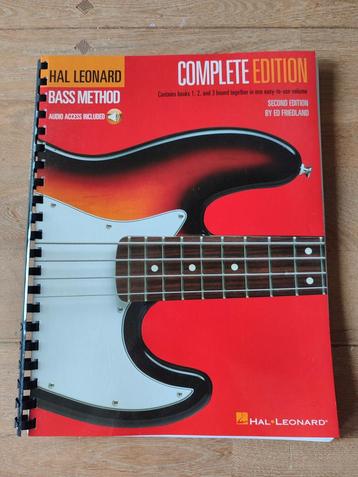 Basgitaar Lesboeken - Hal Leonard & Essential Elements beschikbaar voor biedingen