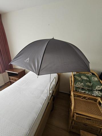 Scootmobiel Paraplu - Bescherming tegen de regen! beschikbaar voor biedingen