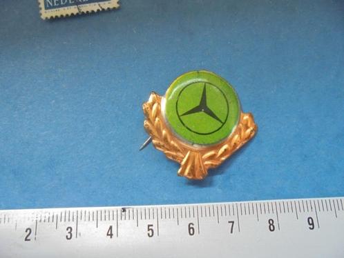 Oude speld auto MERCEDES BENZ, Verzamelen, Speldjes, Pins en Buttons, Zo goed als nieuw, Speldje of Pin, Transport, Ophalen of Verzenden