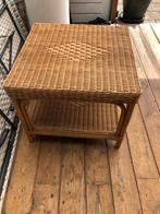 2 salon tafeltjes een hout een bamboe 70 x70 x 40, Huis en Inrichting, Tafels | Salontafels, Ophalen, Zo goed als nieuw, 50 tot 100 cm