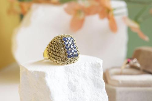 Vintage 14 Karaat Gouden Cluster Saffier Ring, Sieraden, Tassen en Uiterlijk, Ringen, Zo goed als nieuw, Dame, 19 tot 20, Goud