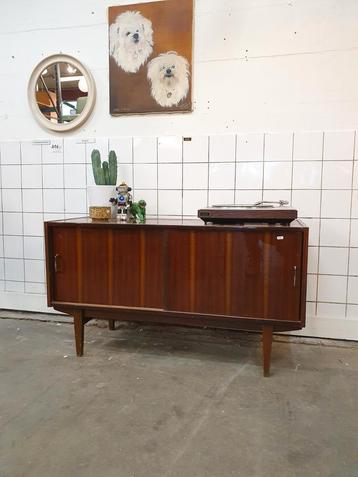 Vintage dressoir Jaren 60 met schuifdeuren