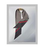 GUCCI bruin zijde silk goud logo hals sjaaltje strik twilly, Maat 38/40 (M), Ophalen of Verzenden, Sjaal, Gucci