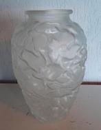 Mat glazen art deco vaas bloemmotief Tsjechië, Ophalen of Verzenden