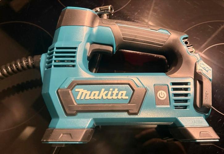 Makita Compressor Luchtpomp 8,3 bar, Doe-het-zelf en Verbouw, Compressors, Zo goed als nieuw, Minder dan 6 bar, Minder dan 25 liter