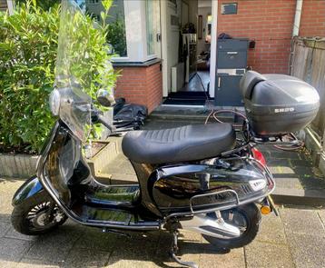 Iva Lux Electric 2.0 scooter, 2 accu's, dealer onderhouden beschikbaar voor biedingen