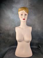 Dames etalagepop torso met hoofd, geel haar, oorbelgaatjes, Ophalen of Verzenden, Gebruikt, Paspop