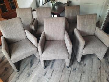 6 eetkamerstoelen op zwenkwielen   beschikbaar voor biedingen