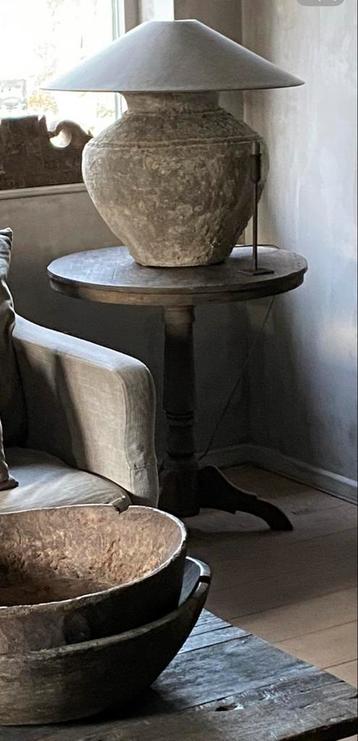 Oude Aura Peeperkorn Wijntafel beschikbaar voor biedingen