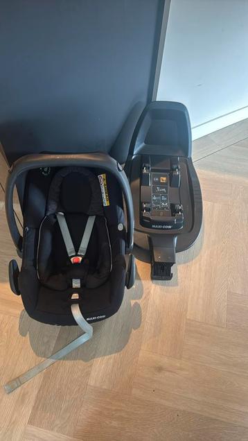 Maxicosi familyfix inclusief base met isofix beschikbaar voor biedingen