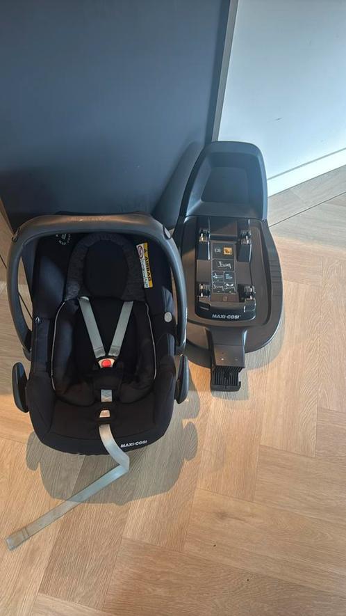 Maxicosi familyfix inclusief base met isofix, Kinderen en Baby's, Autostoeltjes, Gebruikt, Maxi-Cosi, 0 t/m 13 kg, Autogordel of Isofix