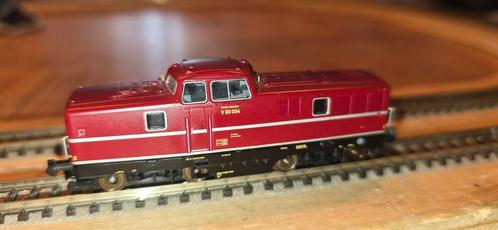 Minitrix 12504 V80 dcc digitaal en messing tandwielen., Hobby en Vrije tijd, Modeltreinen | N-Spoor, Zo goed als nieuw, Locomotief
