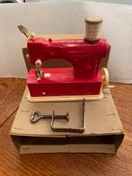 Unieke Vintage Kindernaaimachine Jaren '60 (Duits) Compleet!, Antiek en Kunst, Antiek | Speelgoed, Ophalen of Verzenden