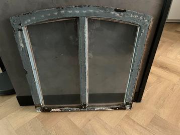Houten stalraam beschikbaar voor biedingen