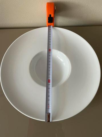 6 dessert/soepborden en 6 dinerborden zware horecakwaliteit beschikbaar voor biedingen