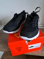Nieuw: OSAGA mt. 42 sportschoenen/gymschoenen witte zool, Osaga, Nieuw, Ophalen of Verzenden, Sportschoenen