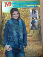 Boek = Moderne haak en breimode, Verzenden, Zo goed als nieuw, Breien of Haken, Patroon of Boek