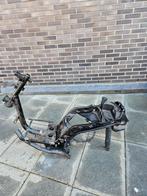 Piaggio zip frame met leesbare nummers, Fietsen en Brommers, Scooters | Piaggio, Ophalen, Zo goed als nieuw, Zip