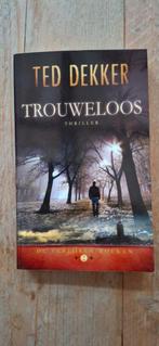 Ted Dekker - Trouweloos de verloren boeken 2, Ophalen of Verzenden, Zo goed als nieuw, Ted Dekker