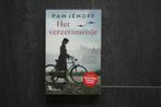 Het VERZETSMEISJE... Pam Jenoff.. (2023), Ophalen of Verzenden, Zo goed als nieuw