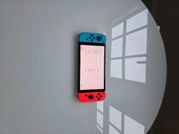 Nintendo Switch OLED + Mario controller & travel case beschikbaar voor biedingen