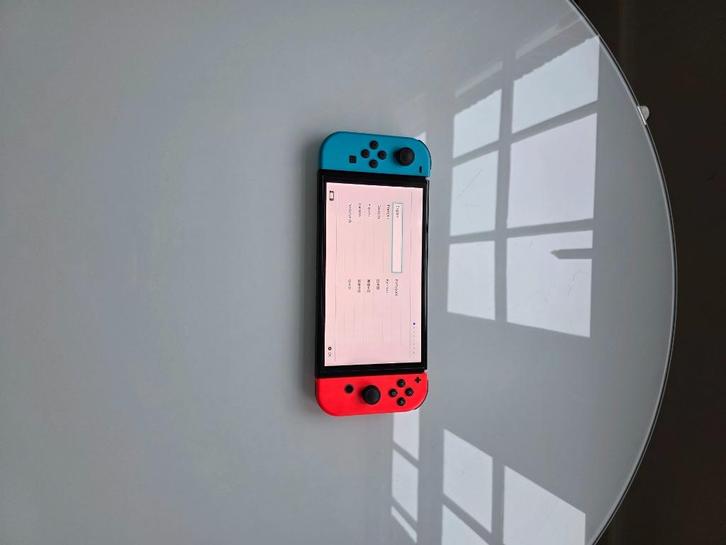 Nintendo Switch OLED + Mario controller & travel case, Spelcomputers en Games, Spelcomputers | Nintendo Switch, Gebruikt, Switch OLED