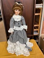 Antieke Pop met muziekdoosje, Xx, Ophalen of Verzenden, Xx, Pop