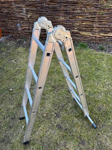 Vouwladder met 2x4 treden beschikbaar voor biedingen