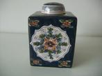 Makkum keramiek theebus met bloemen decor., Ophalen of Verzenden