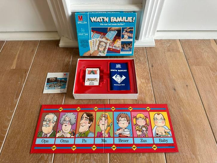 Wat ‘n familie! Vintage kaartspel van MB., Hobby en Vrije tijd, Gezelschapsspellen | Bordspellen, Zo goed als nieuw, Ophalen
