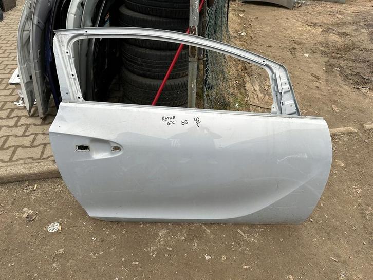 Opel Astra IV GTC rechter voordeur, Auto-onderdelen, Carrosserie en Plaatwerk, Deur, Opel, Gebruikt, Ophalen of Verzenden