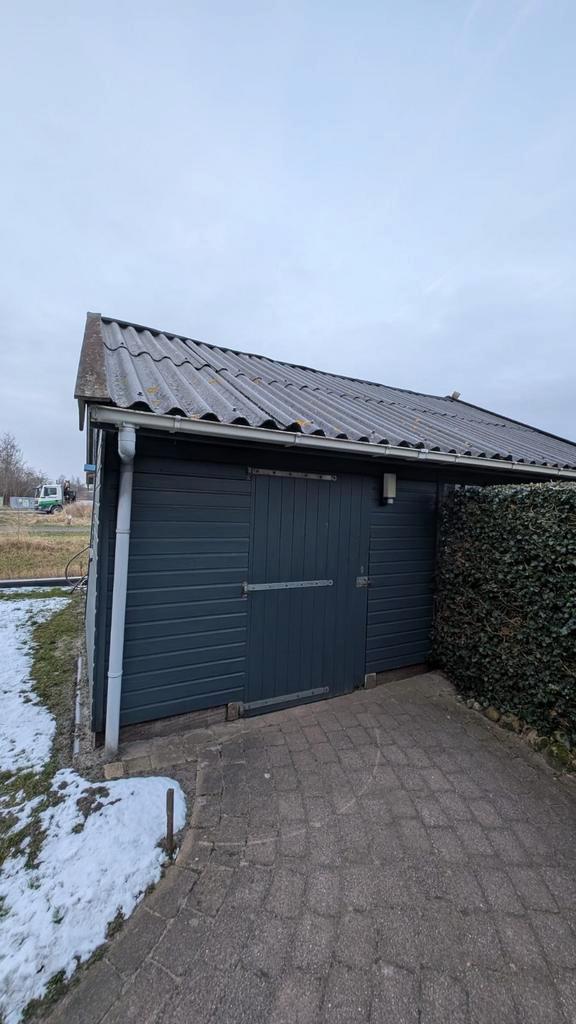 Grote houten garage. Per direct. Zelf demonteren. 6 bij 5., Tuin en Terras, Tuinhuizen, Schuur, Ophalen of Verzenden