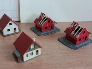 4 huisjes, w.v. 2 in aanbouw en 2 afgebouwd (12965) beschikbaar voor biedingen