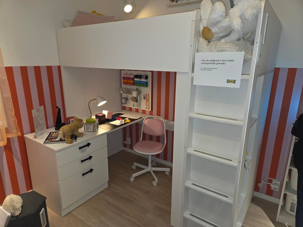 Ikea Smastad Hoogslaper met Bureau, Kinderen en Baby's, Kinderkamer | Stapelbedden en Hoogslapers, Zo goed als nieuw, Hoogslaper