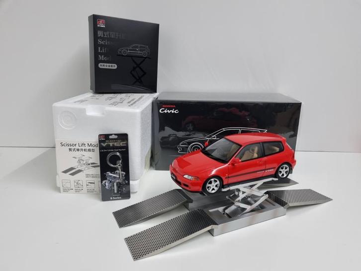 LCD Models
Honda Civic MK5 EG6 + Hefbrug 1:18 Nieuw, Hobby en Vrije tijd, Modelauto's | 1:18, Nieuw, Auto, Ophalen of Verzenden